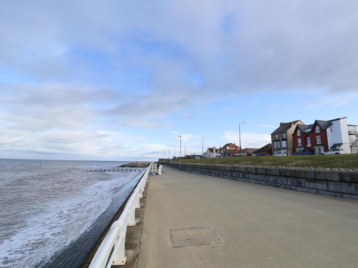 Ty Canol Rhyl Exterior foto